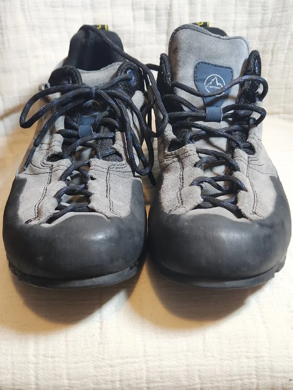 La Sportiva Men’s Gray and Black Approach Shoes